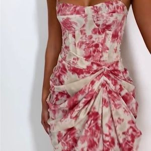 New skirt set tie dye pink n beige top is a size 6 & skirt is a size 2.